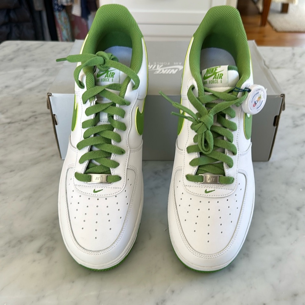 Mens Nike Air Force 1 Sneakers - Green - Size 12